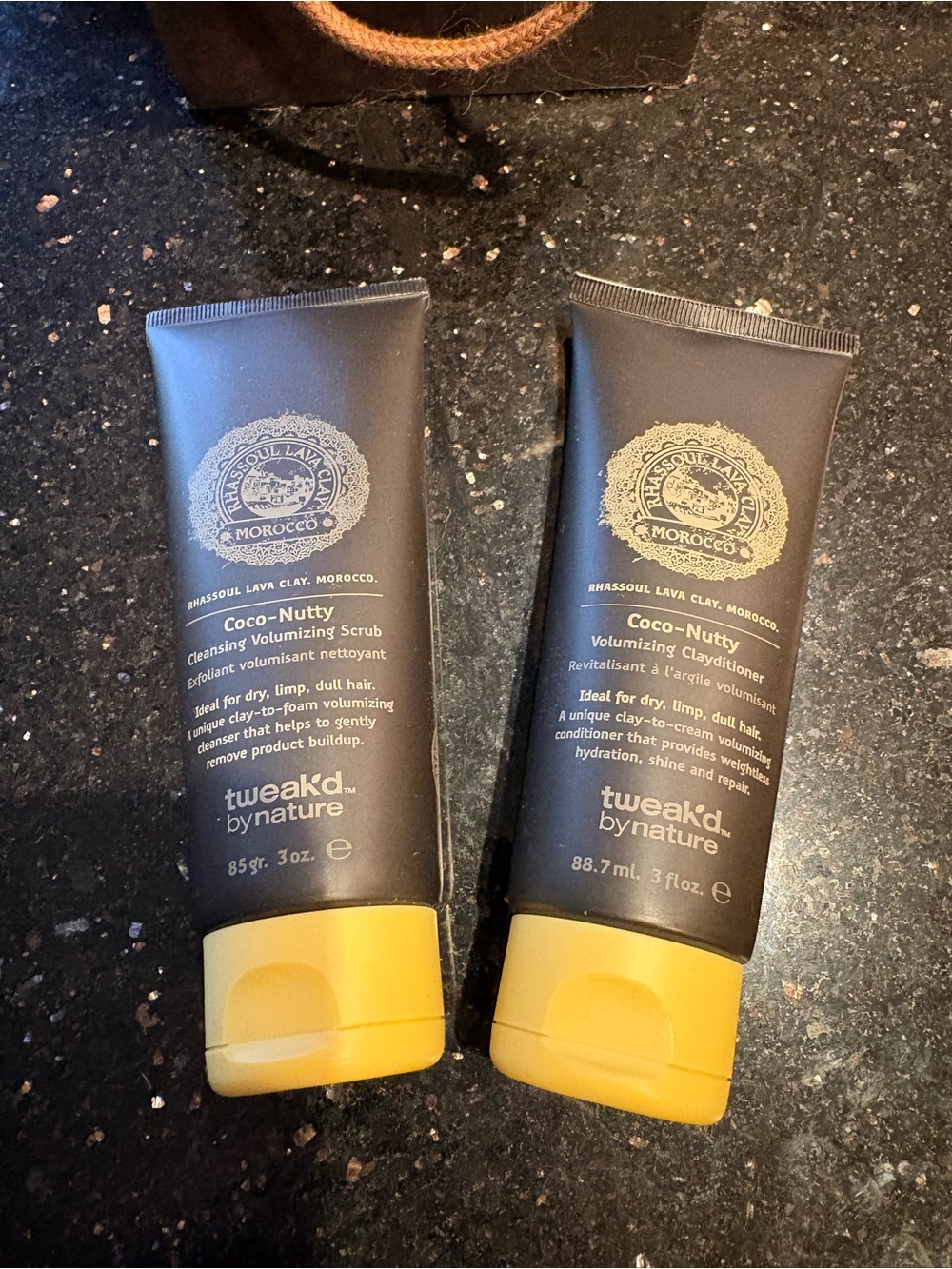 tweakd by nature Coco-Nutty Volumizing Clayditioner and Scrub